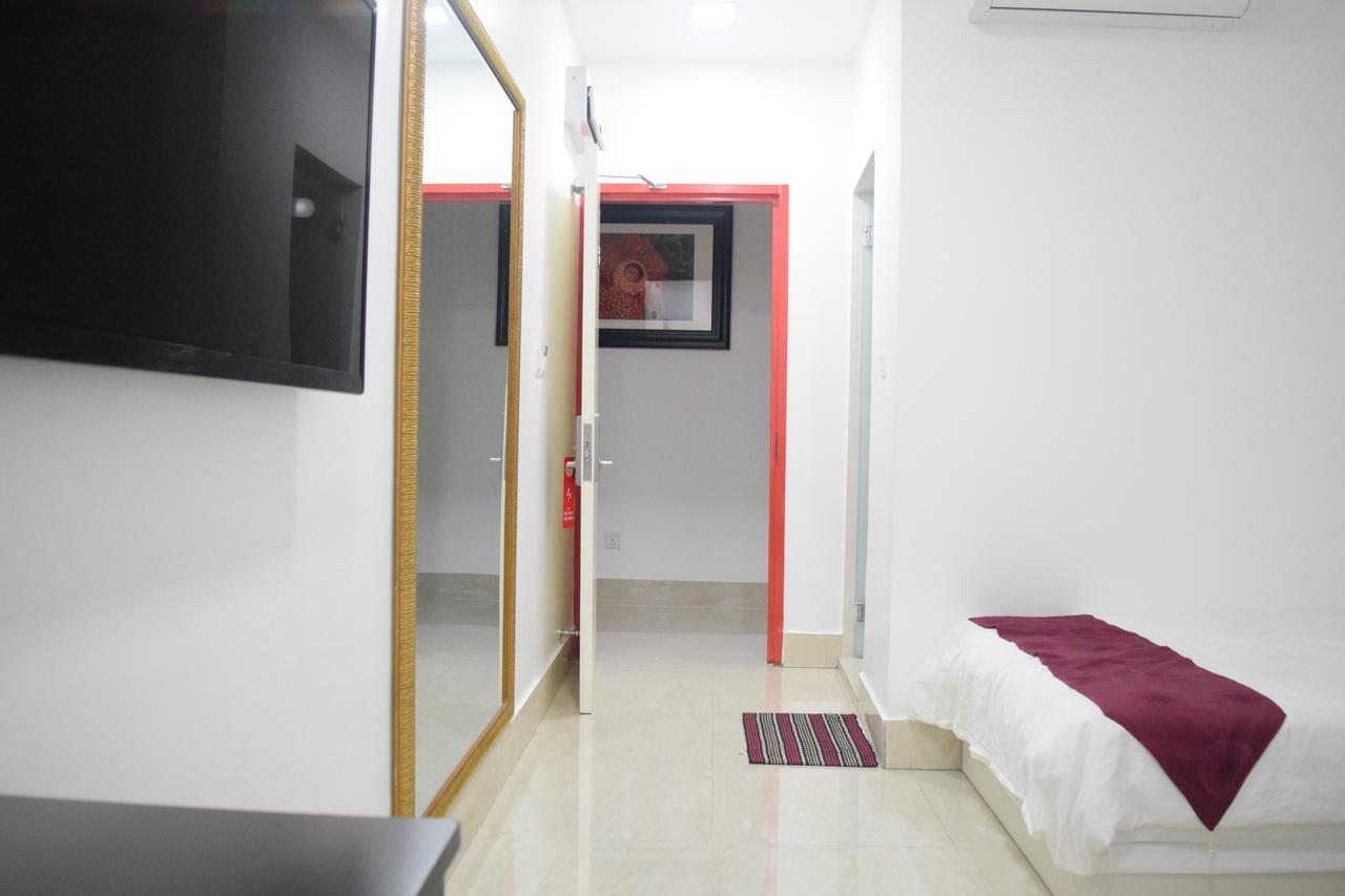 S Rose Hotel Sepang Esterno foto