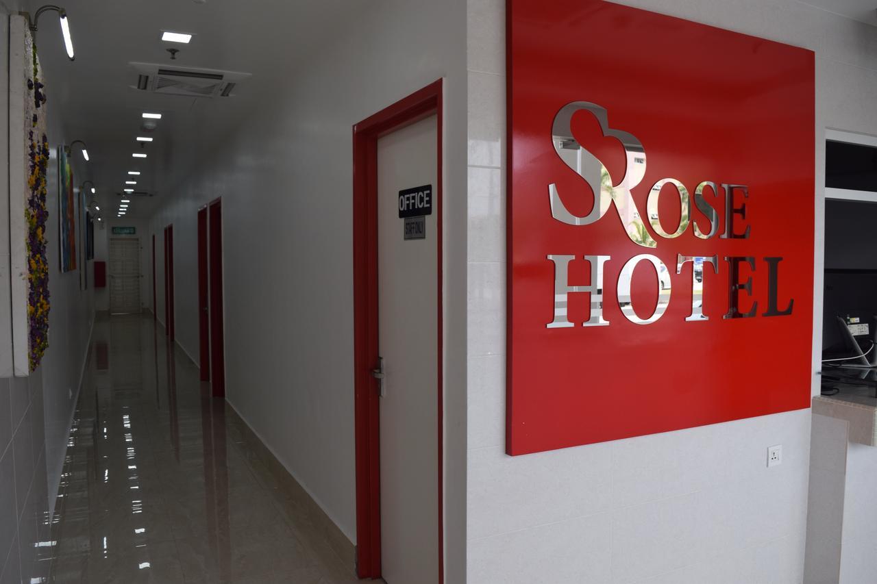 S Rose Hotel Sepang Esterno foto