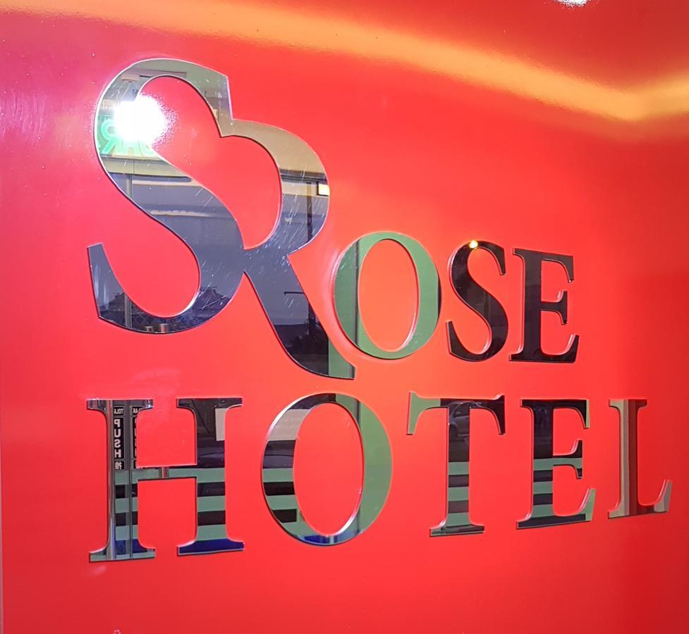 S Rose Hotel Sepang Esterno foto