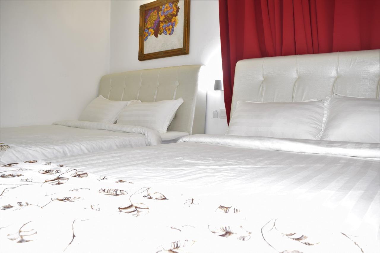 S Rose Hotel Sepang Esterno foto