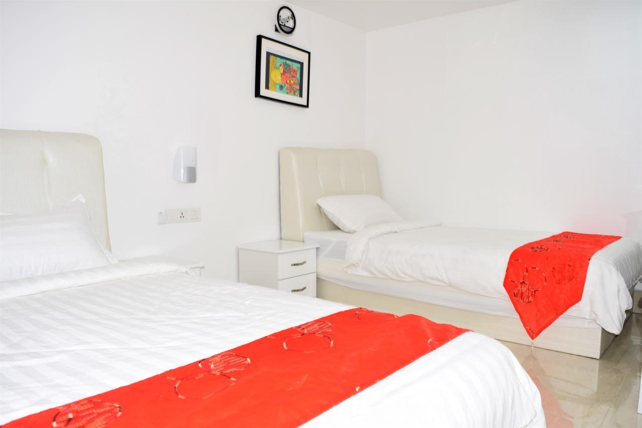S Rose Hotel Sepang Esterno foto