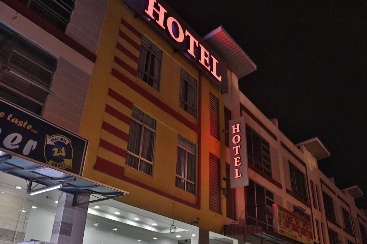 S Rose Hotel Sepang Esterno foto