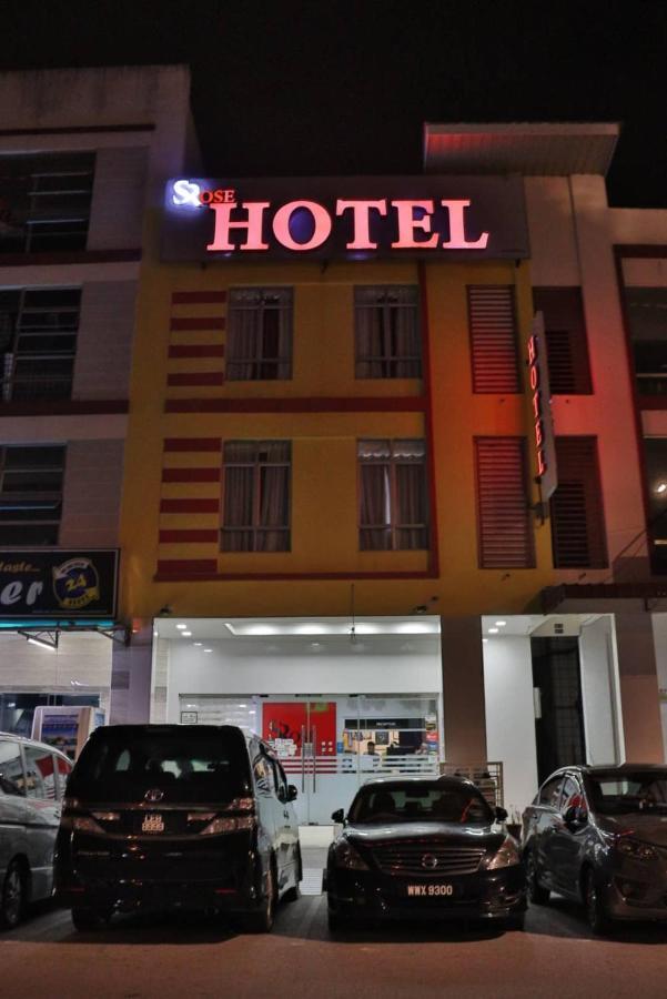 S Rose Hotel Sepang Esterno foto